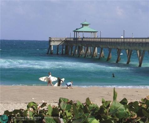 105 Oakridge I Deerfield Beach FL 33442