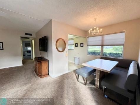 105 Oakridge I Deerfield Beach FL 33442