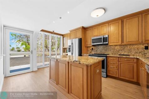 1100 SE 5th Court Pompano Beach FL 33060