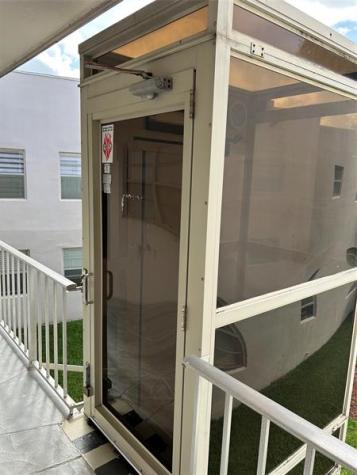 467 Capri J Delray Beach FL 33484