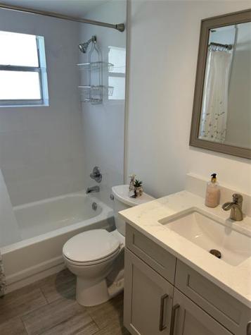 467 Capri J Delray Beach FL 33484