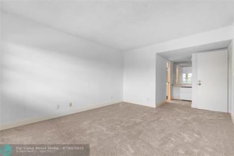 535 Oaks Drive Pompano Beach FL 33069