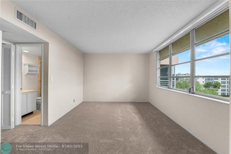 535 Oaks Drive Pompano Beach FL 33069