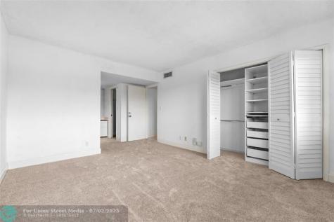 535 Oaks Drive Pompano Beach FL 33069