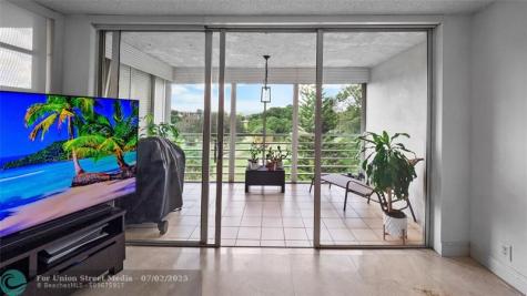 535 Oaks Drive Pompano Beach FL 33069