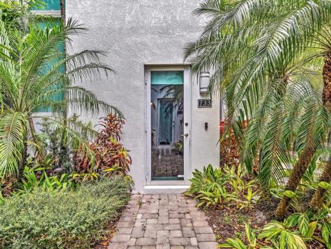 733 NE 4th Avenue Fort Lauderdale FL 33304