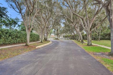 31 Sausalito Drive Boynton Beach FL 33436