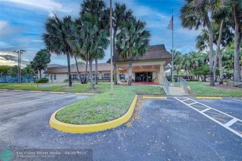 6095 N Sabal Palm Boulevard Tamarac FL 33319