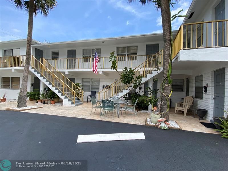 1907 NE 4th Street Deerfield Beach FL 33441