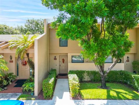 1424 NW 97th Terrace Hollywood FL 33024