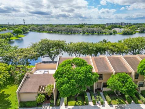 1424 NW 97th Terrace Hollywood FL 33024