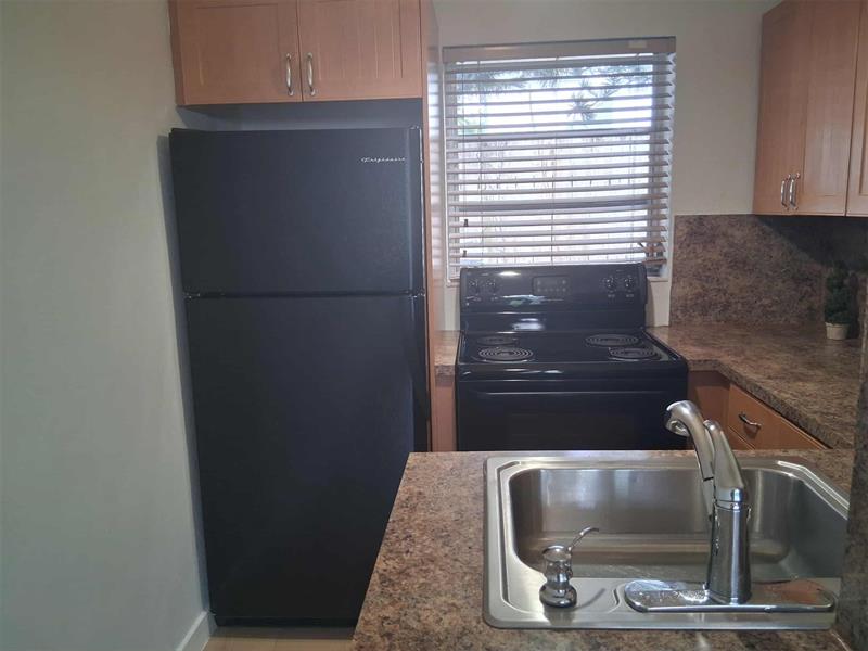 3212 NE 7th Place Pompano Beach FL 33062