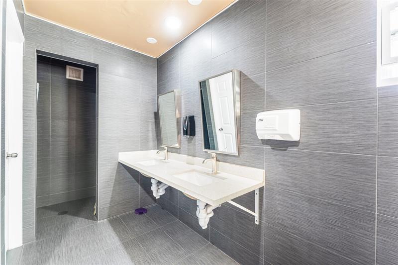 2720 N Pine Island Road Sunrise FL 33322