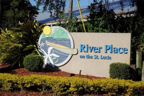 941 NE Trailside Run Port St Lucie FL 34983