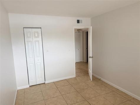 4051 NE 13th Avenue Oakland Park FL 33334