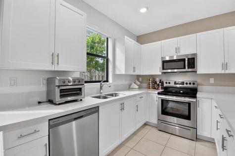 523 SW 19th Terrace Fort Lauderdale FL 33312