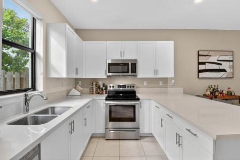 523 SW 19th Terrace Fort Lauderdale FL 33312