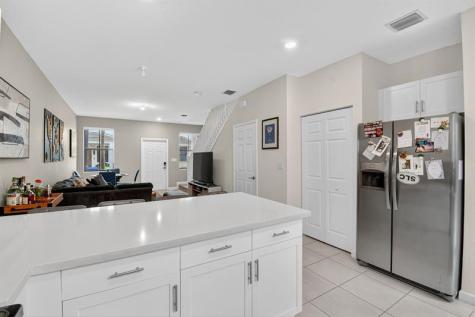 523 SW 19th Terrace Fort Lauderdale FL 33312