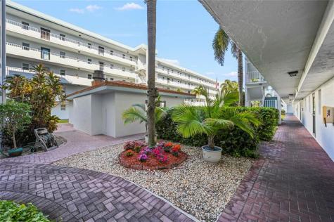 4629 E Poinciana Street Lauderdale By The Sea FL 33308