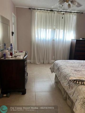 2801 Somerset Drive Lauderdale Lakes FL 33311