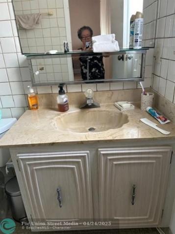 2801 Somerset Drive Lauderdale Lakes FL 33311