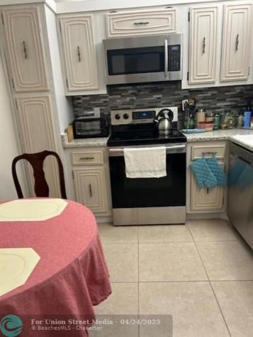 2801 Somerset Drive Lauderdale Lakes FL 33311