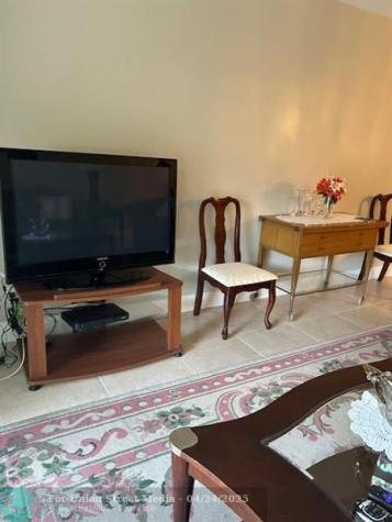 2801 Somerset Drive Lauderdale Lakes FL 33311