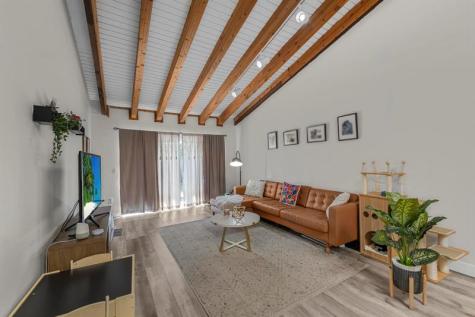 10140 Phoenix Avenue Hollywood FL 33026