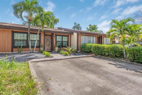 10140 Phoenix Avenue Hollywood FL 33026