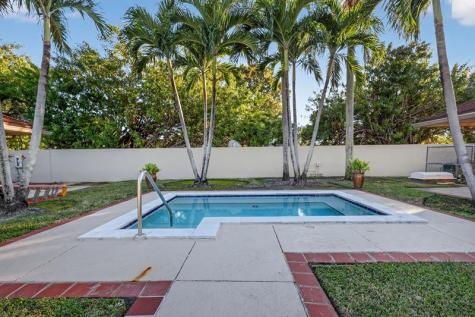 18840 NW 57th Avenue Hialeah FL 33015