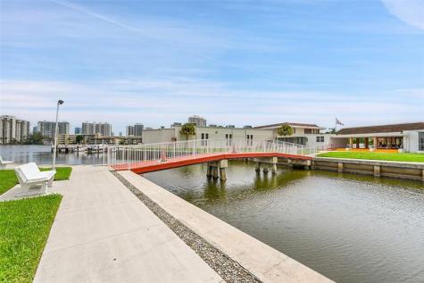 2859 Leonard Drive Aventura FL 33160