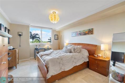 2011 N Ocean Boulevard Fort Lauderdale FL 33305
