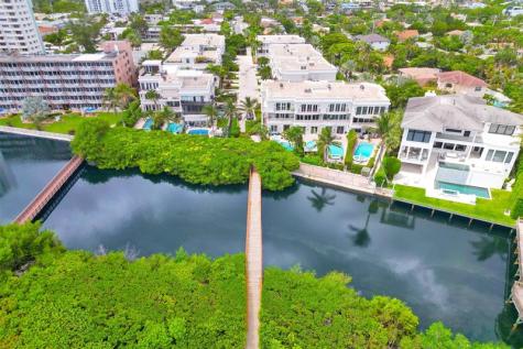 1774 Bay Drive Pompano Beach FL 33062
