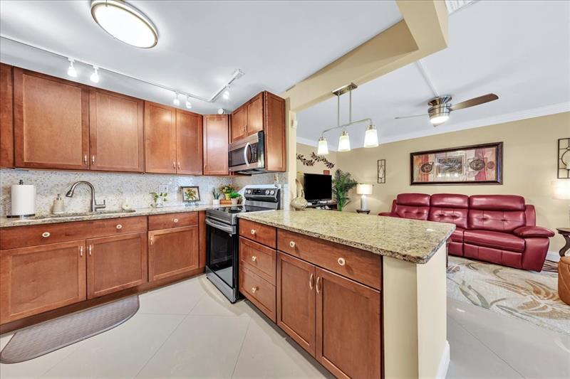 2047 Wolverton C Boca Raton FL 33434