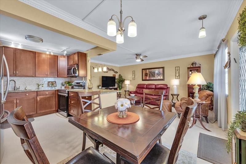 2047 Wolverton C Boca Raton FL 33434