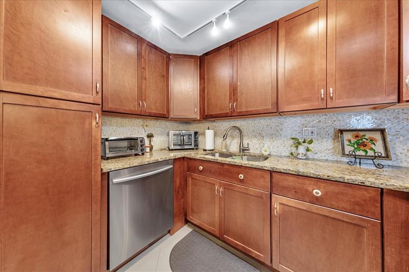 2047 Wolverton C Boca Raton FL 33434