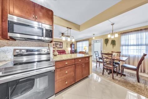 2047 Wolverton C Boca Raton FL 33434