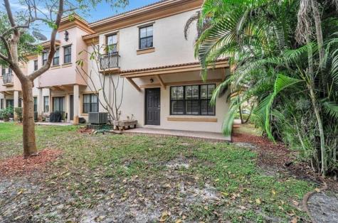 6140 Grand Cypress Circle E Coconut Creek FL 33073