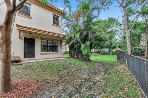 6140 Grand Cypress Circle E Coconut Creek FL 33073