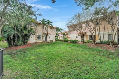 6140 Grand Cypress Circle E Coconut Creek FL 33073
