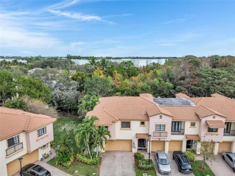 6140 Grand Cypress Circle E Coconut Creek FL 33073