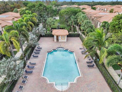 6140 Grand Cypress Circle E Coconut Creek FL 33073