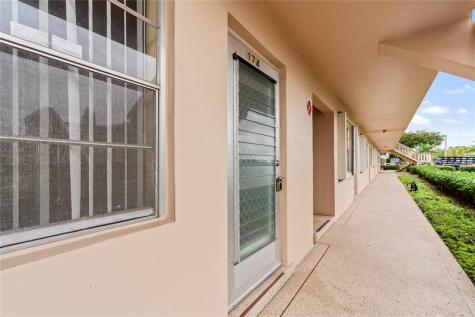 174 Chatham I West Palm Beach FL 33417