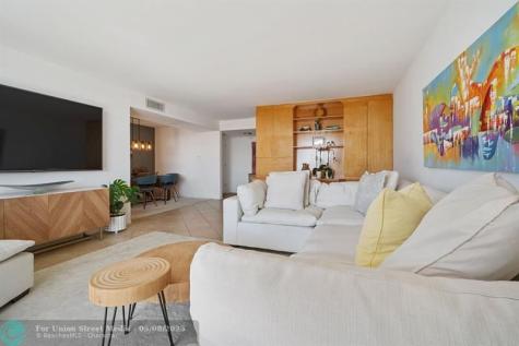 18021 Biscayne Boulevard North Miami Beach FL 33160