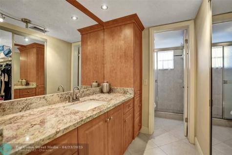 4270 NW 40th Street Lauderdale Lakes FL 33319