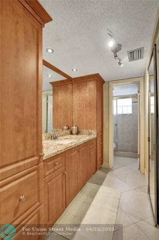 4270 NW 40th Street Lauderdale Lakes FL 33319