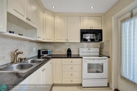 4270 NW 40th Street Lauderdale Lakes FL 33319