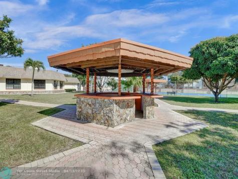 4270 NW 40th Street Lauderdale Lakes FL 33319