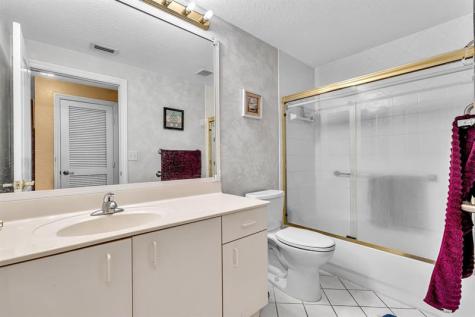 7727 Southampton Terrace Tamarac FL 33321