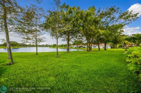 4113 Carriage Drive Pompano Beach FL 33069